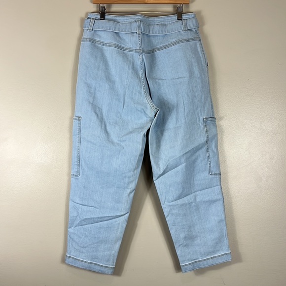 Universal Thread Belted Cargo Jeans - Picture 3 of 4